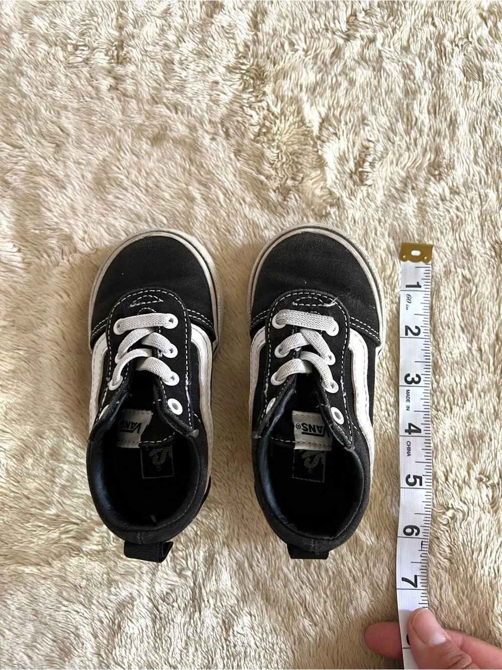 VANS Toddler's Black & White Casual Sneakers Size 6.0